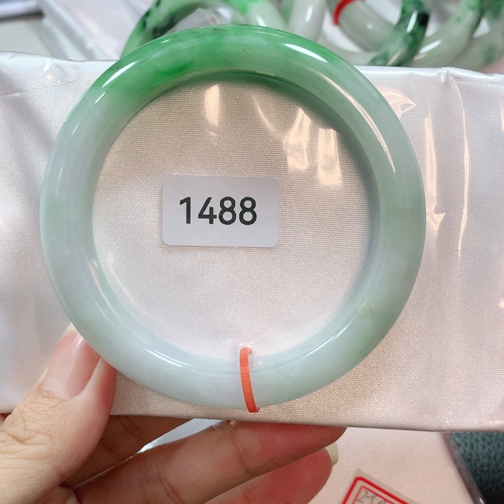 翡翠手镯未镶嵌天然翡翠手镯60