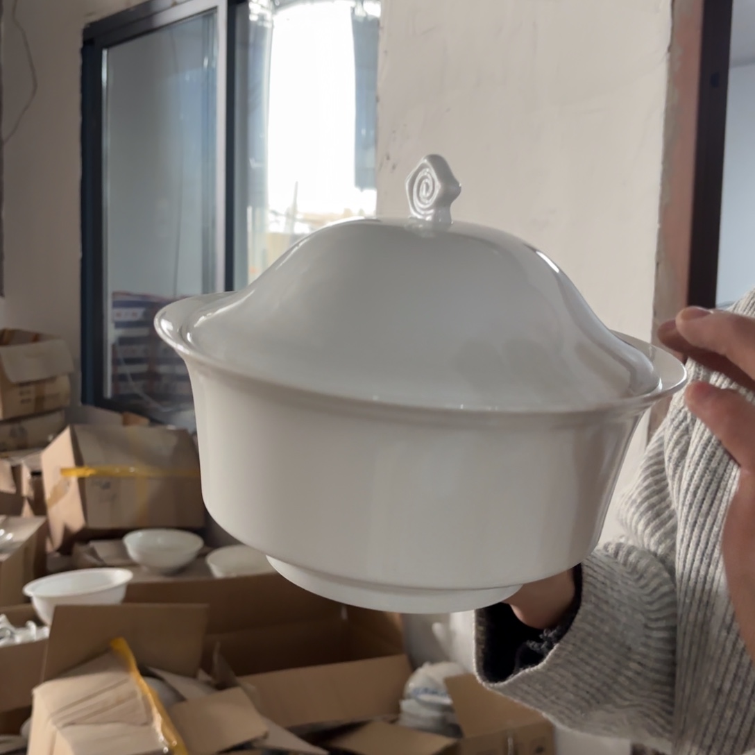 白瓷10英寸高白泥汤煲带祥云盖1只微瑕