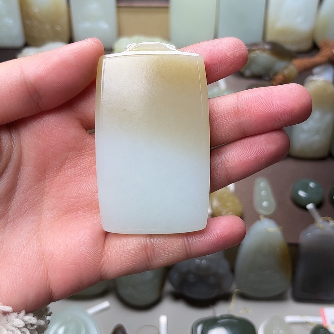 和田玉颈饰未镶嵌菩**冬