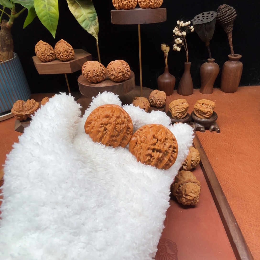 手串/手链核桃红皮三角白