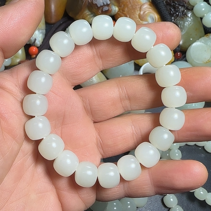 L***x和田玉（子料）未镶嵌手链