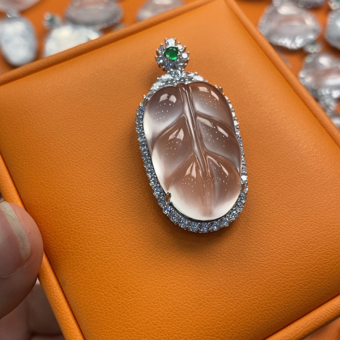 石英质玉吊坠(赠链)银S925镶嵌菲*