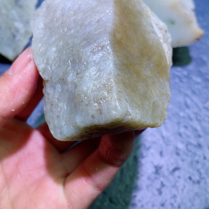 和田玉未镶嵌珠宝半成品