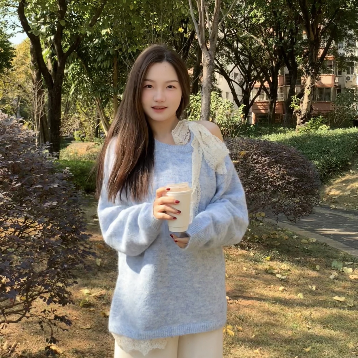 【壹点点甜】韩系高级感蕾丝系带蝴蝶结蓝色毛衣女秋冬慵懒露肩上衣