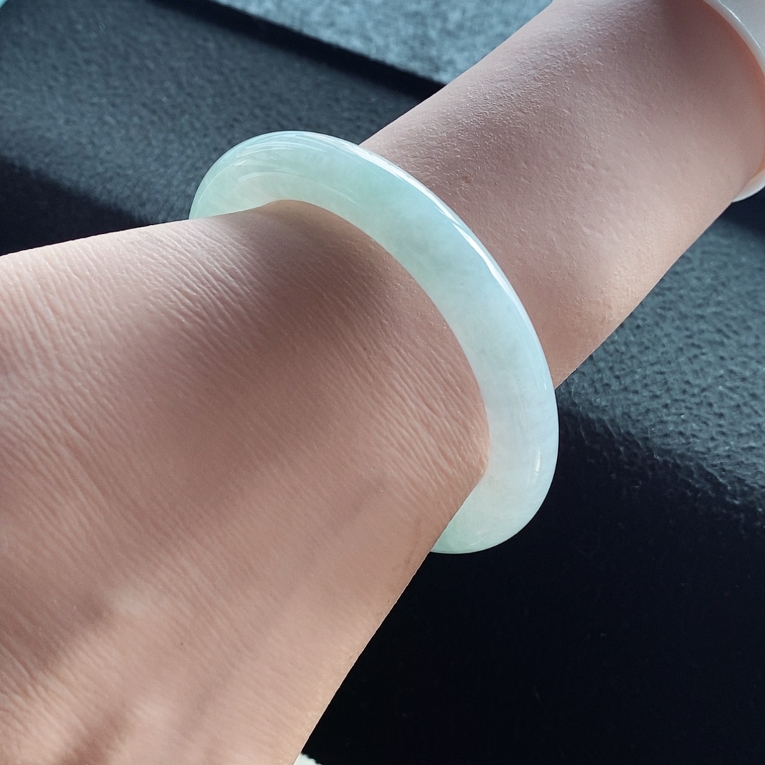 翡翠未镶嵌手镯55冰晴水