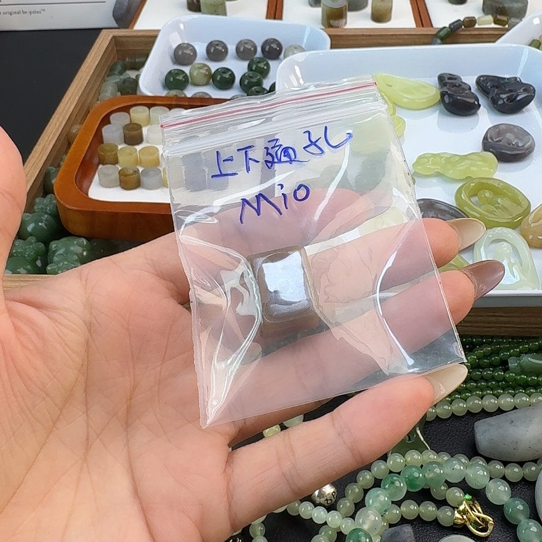 沉***沦颈饰未镶嵌和田玉