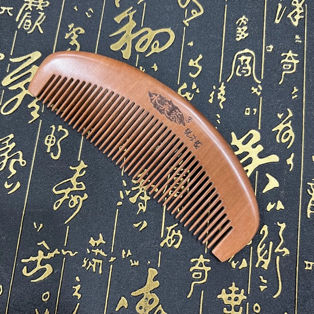 【桃木坊】·桃木梳子月牙款高级感木梳长约16cm宽约5.5cm