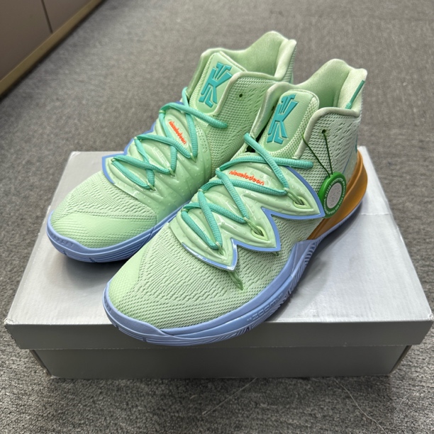 全新未使用 NIKE/耐克 全新43码  欧文5章鱼哥  球鞋