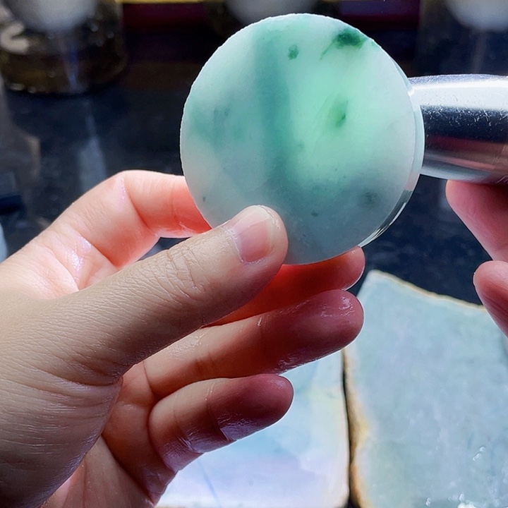 翡翠未镶嵌颈饰毛料20