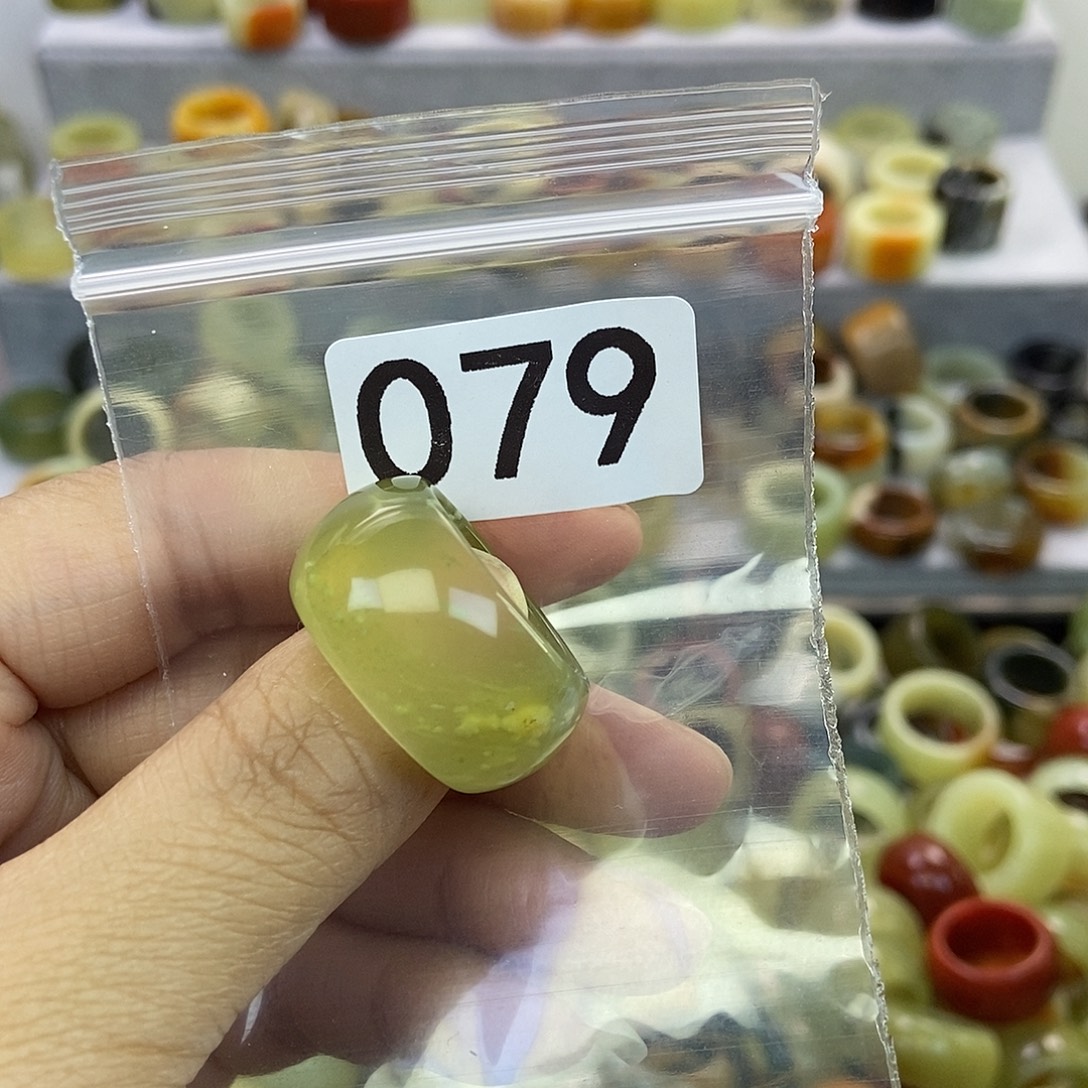 大***建蛇纹石玉未镶嵌戒指
