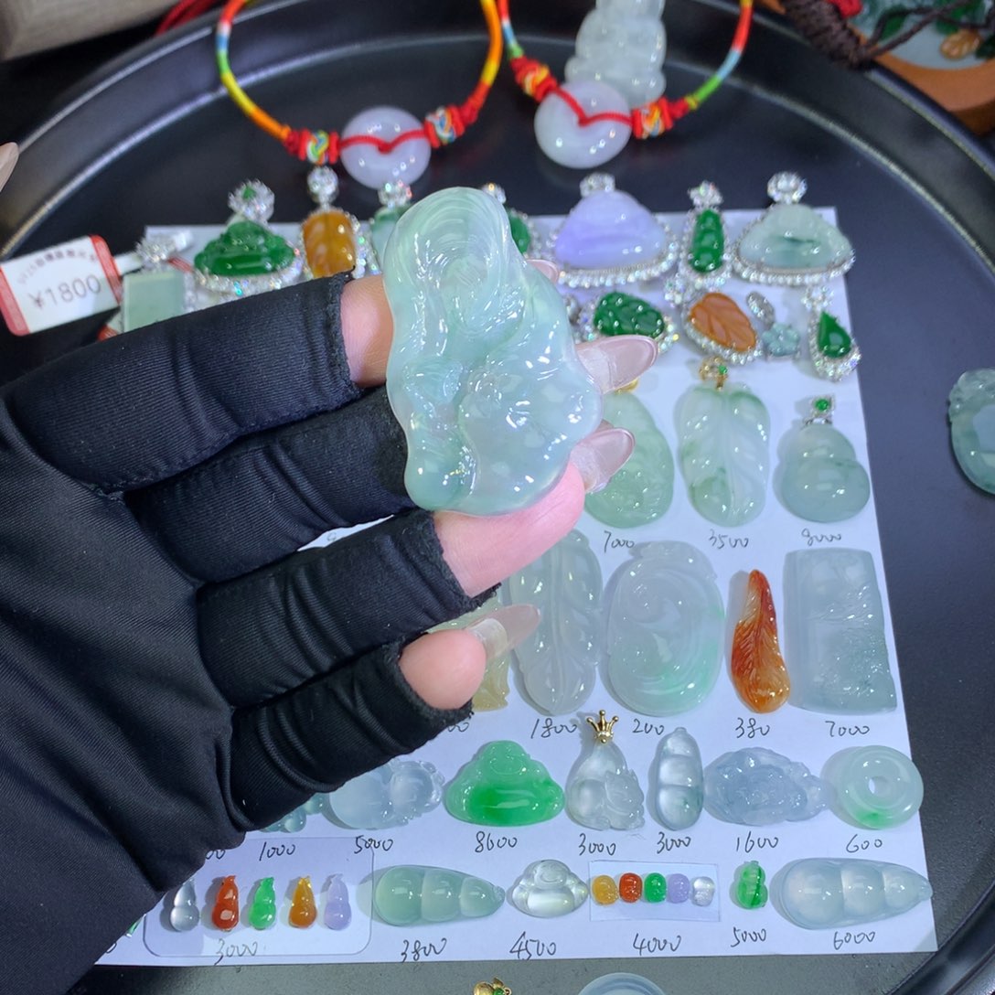 翡翠未镶嵌吊坠(不含链)莲年有鱼