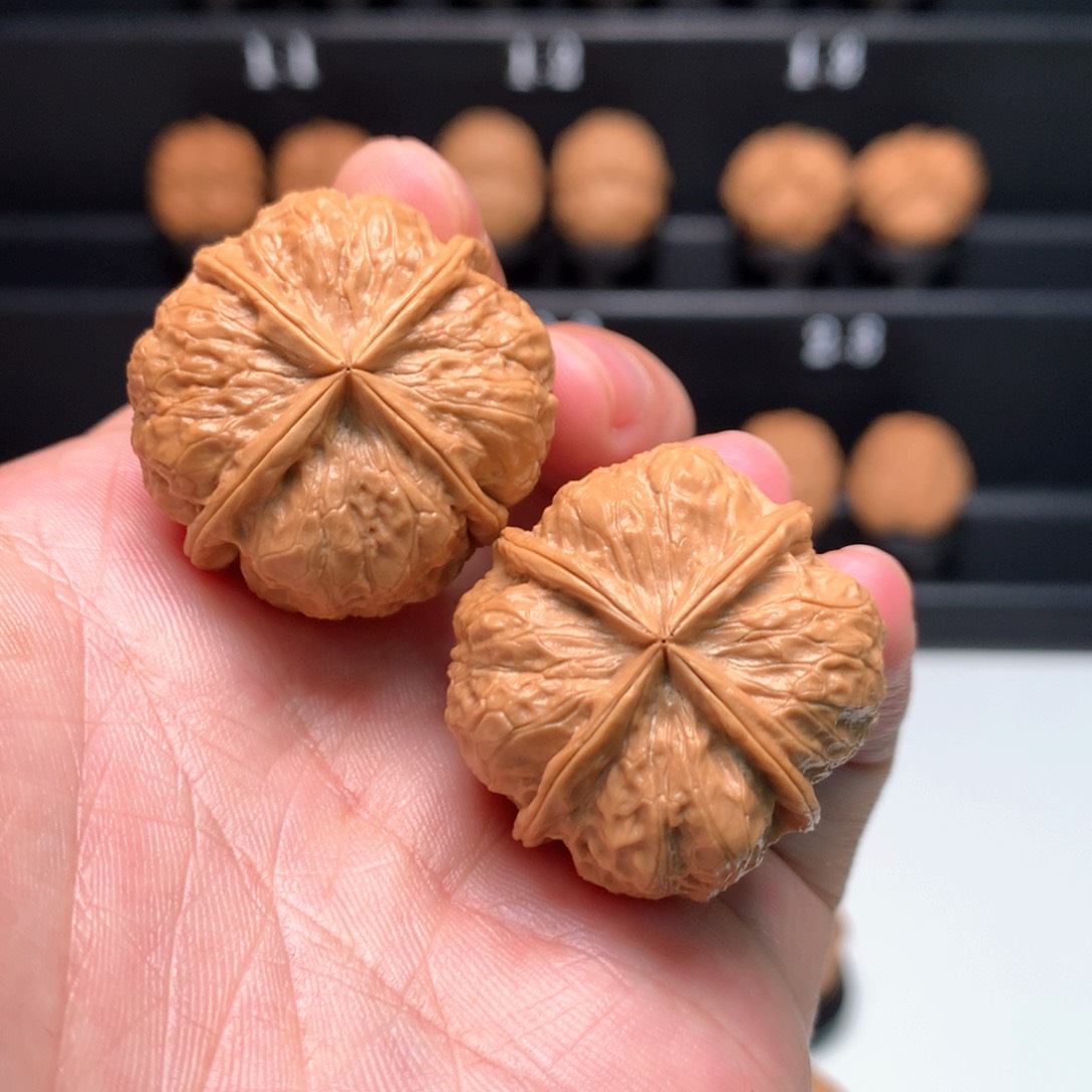 把件文玩核桃M**官小玉玺四棱