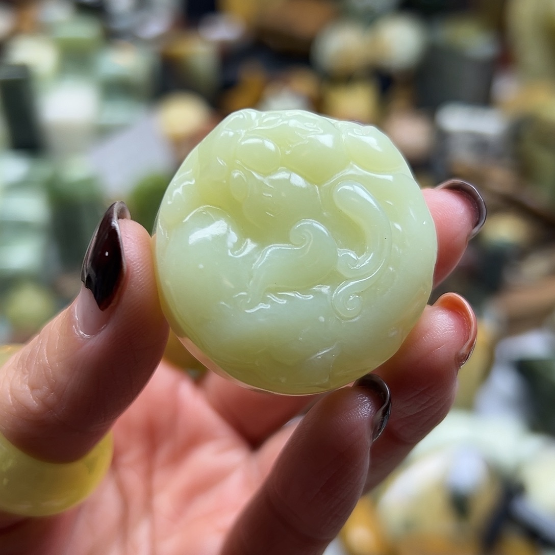 岫玉未镶嵌颈饰辽阳料貔貅