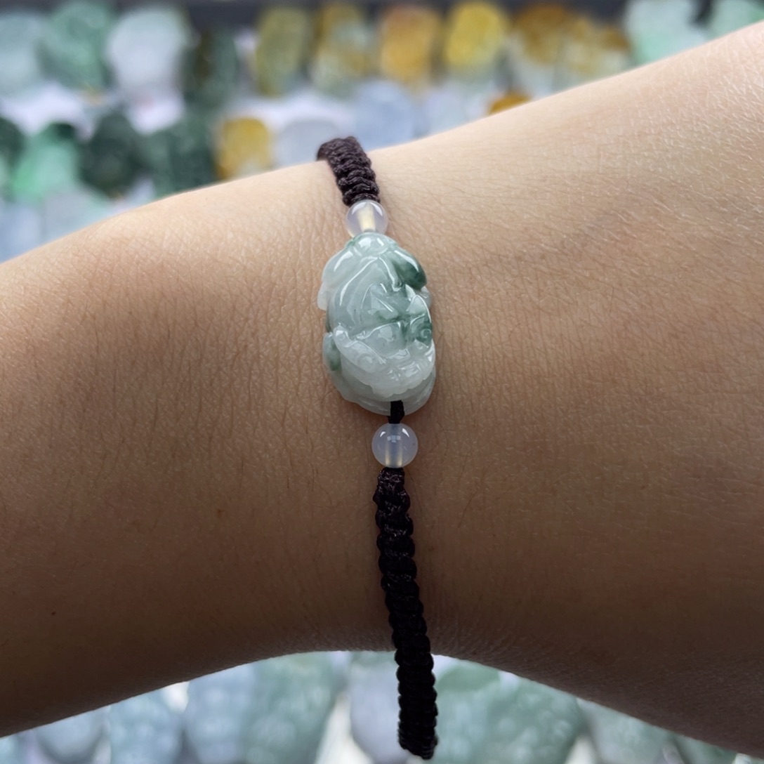 翡翠颈饰未镶嵌貔貅