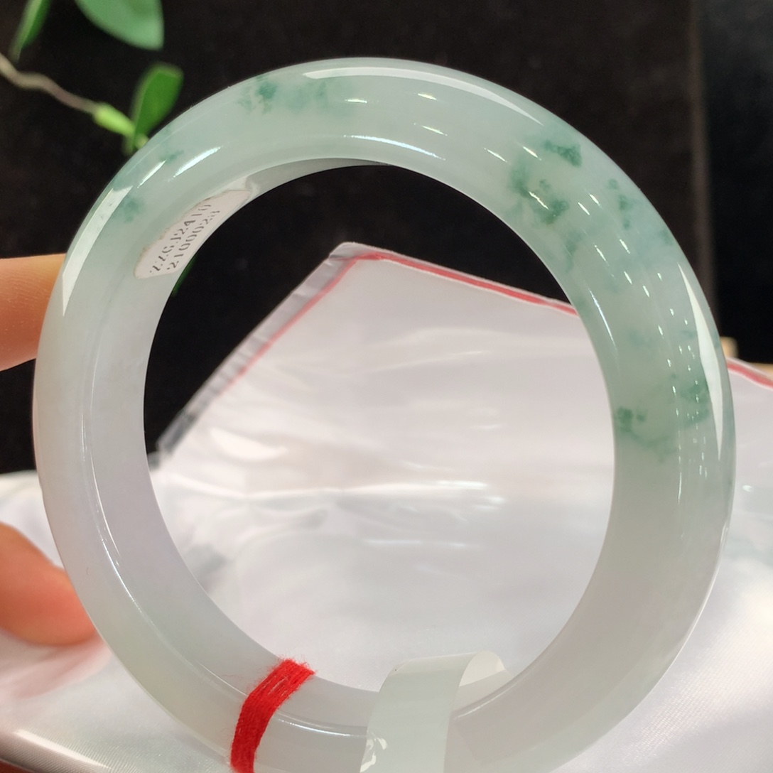 翡翠手镯未镶嵌62圈口0028