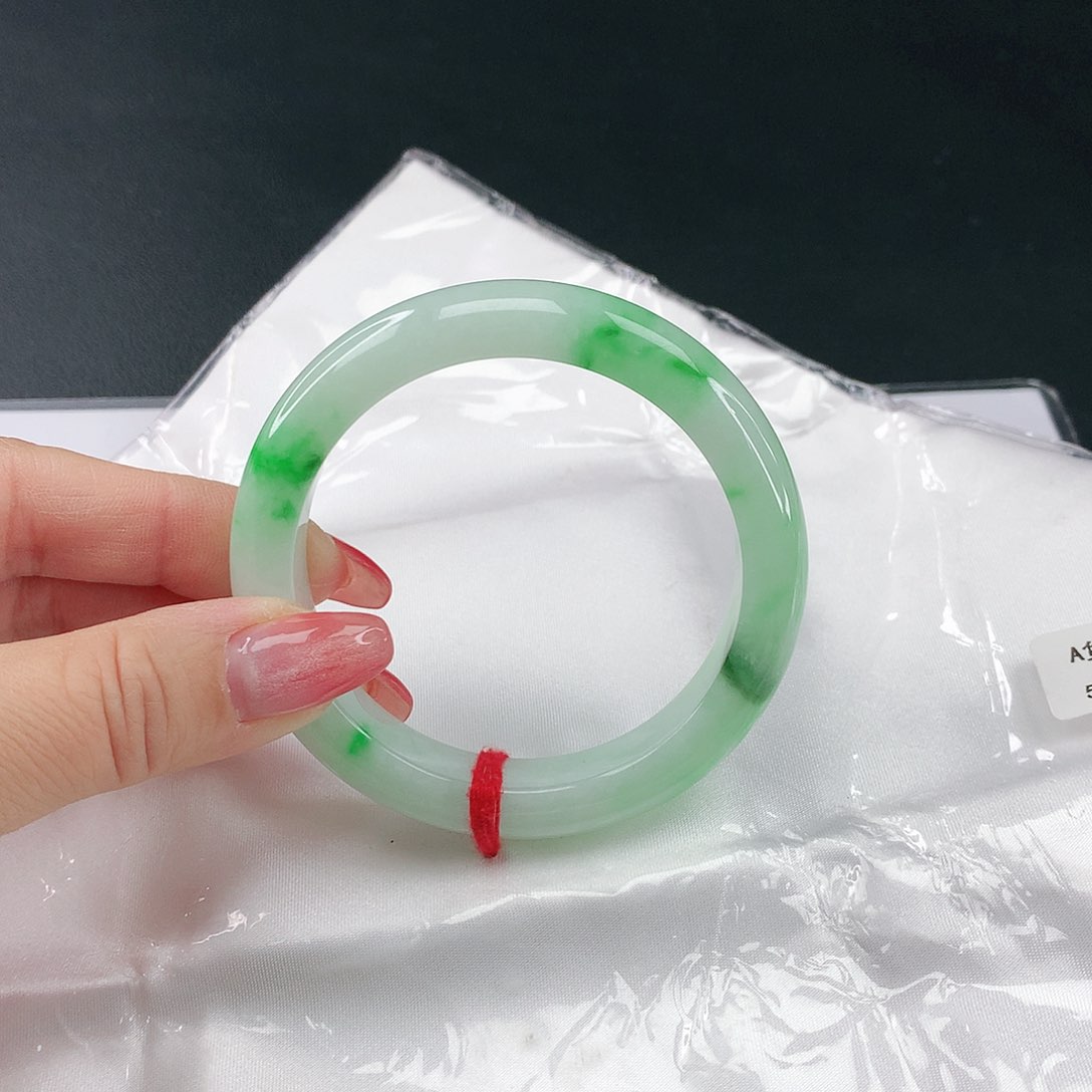 翡翠手镯未镶嵌翡翠057
