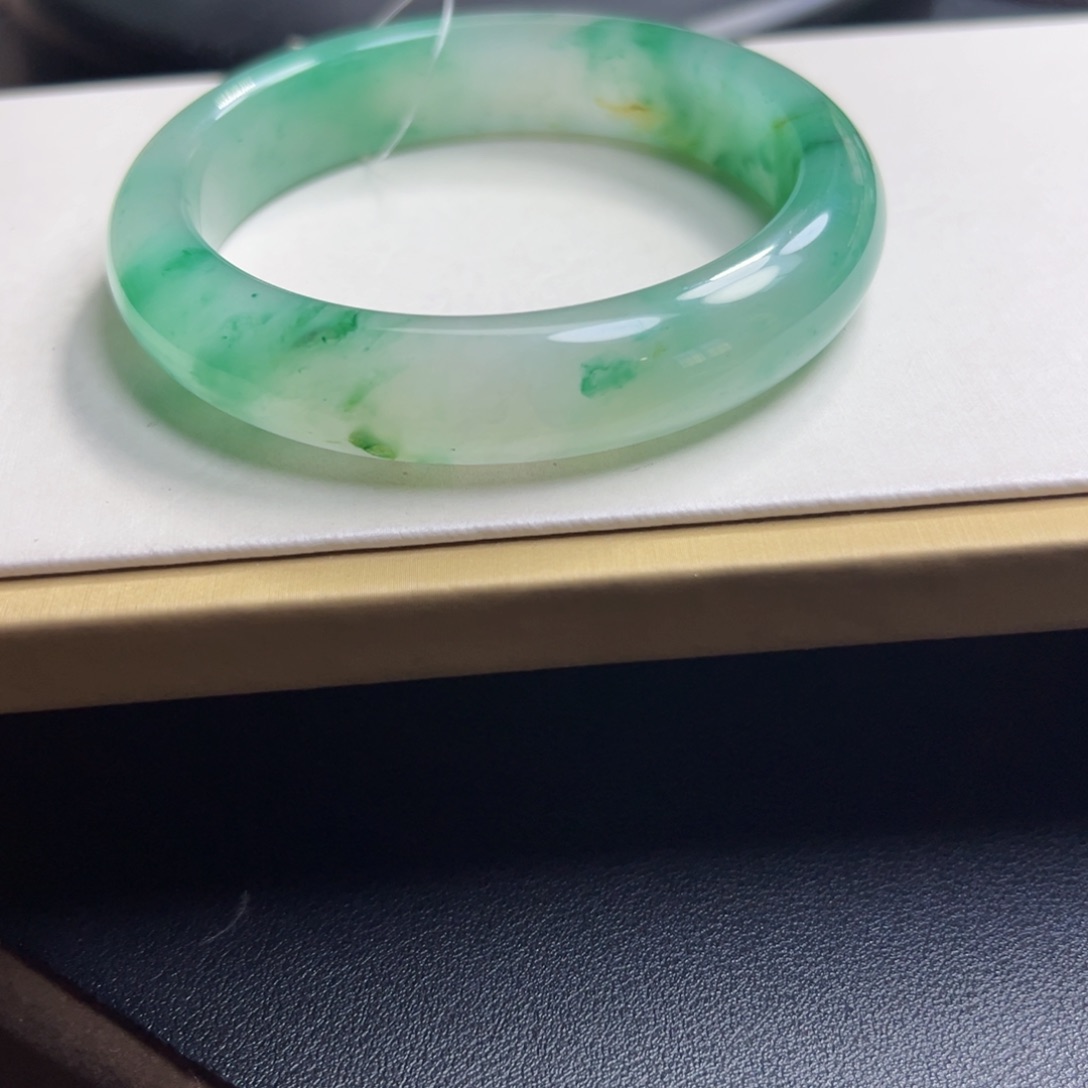 石英质玉手镯未镶嵌60.61