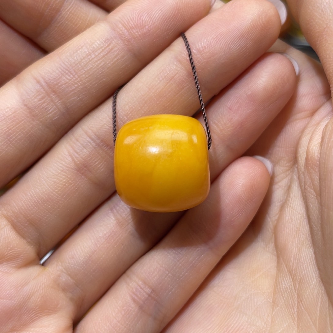 【闪购商品】琥珀裸石未镶嵌墩子