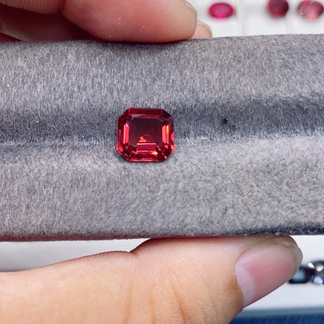 石榴石裸石未镶嵌马拉雅石榴石3.36克拉