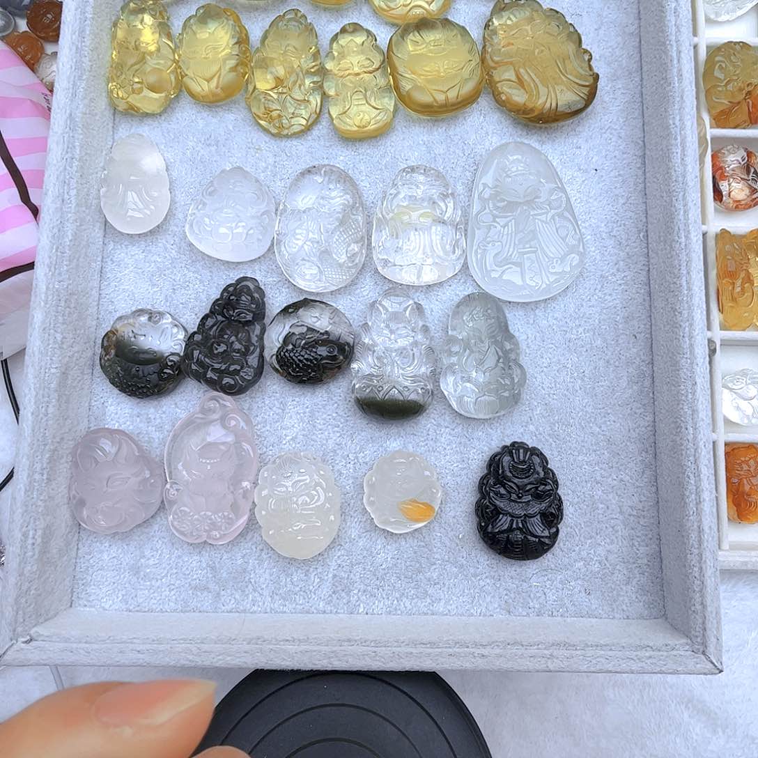 水晶颈饰未镶嵌海蓝宝宝在家