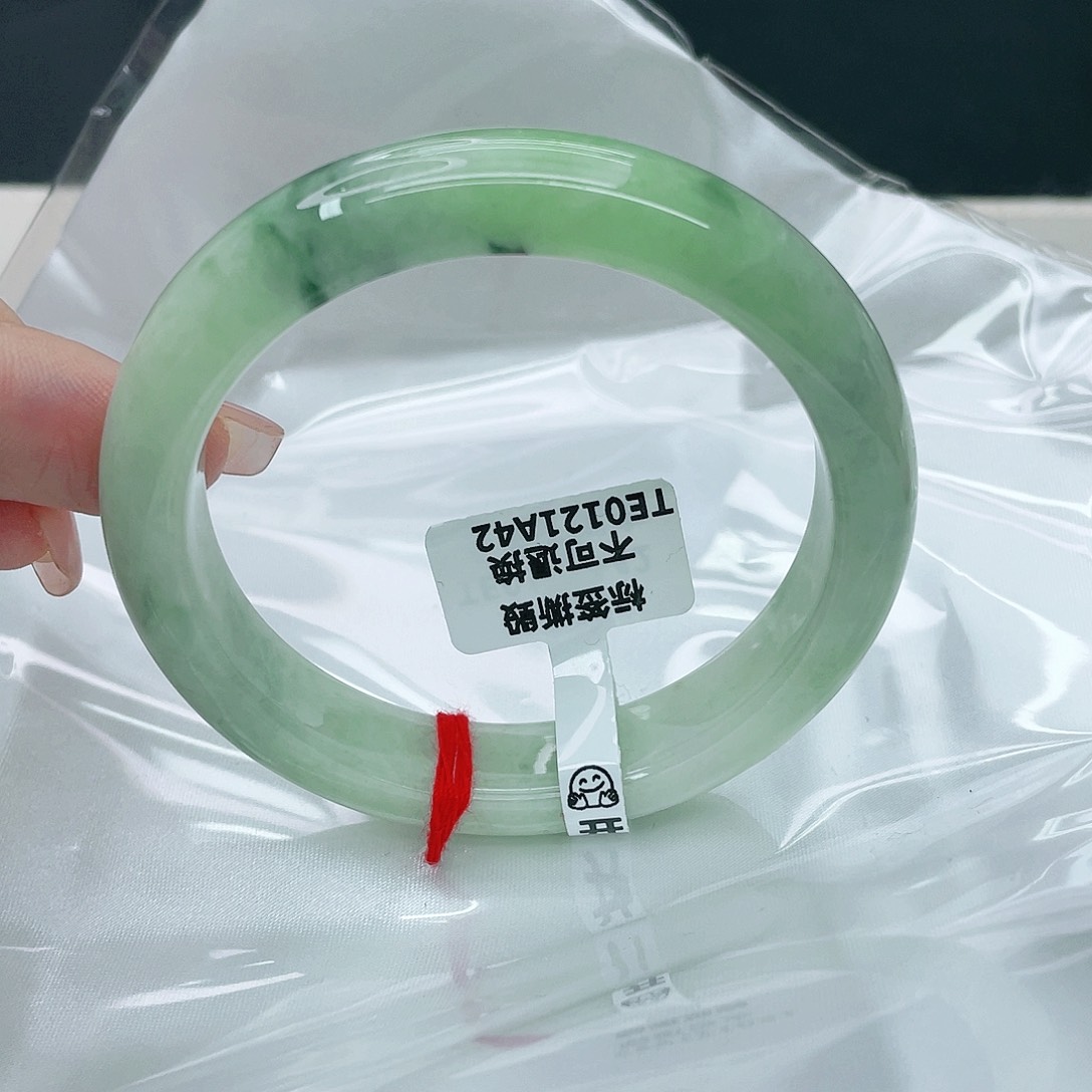 翡翠手镯未镶嵌正56.4