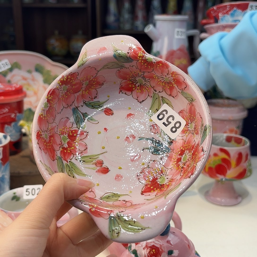 瓷片兔兔的小可爱太好看