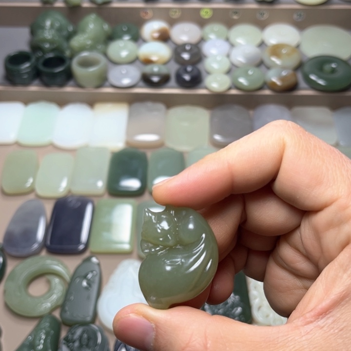 和田玉颈饰未镶嵌