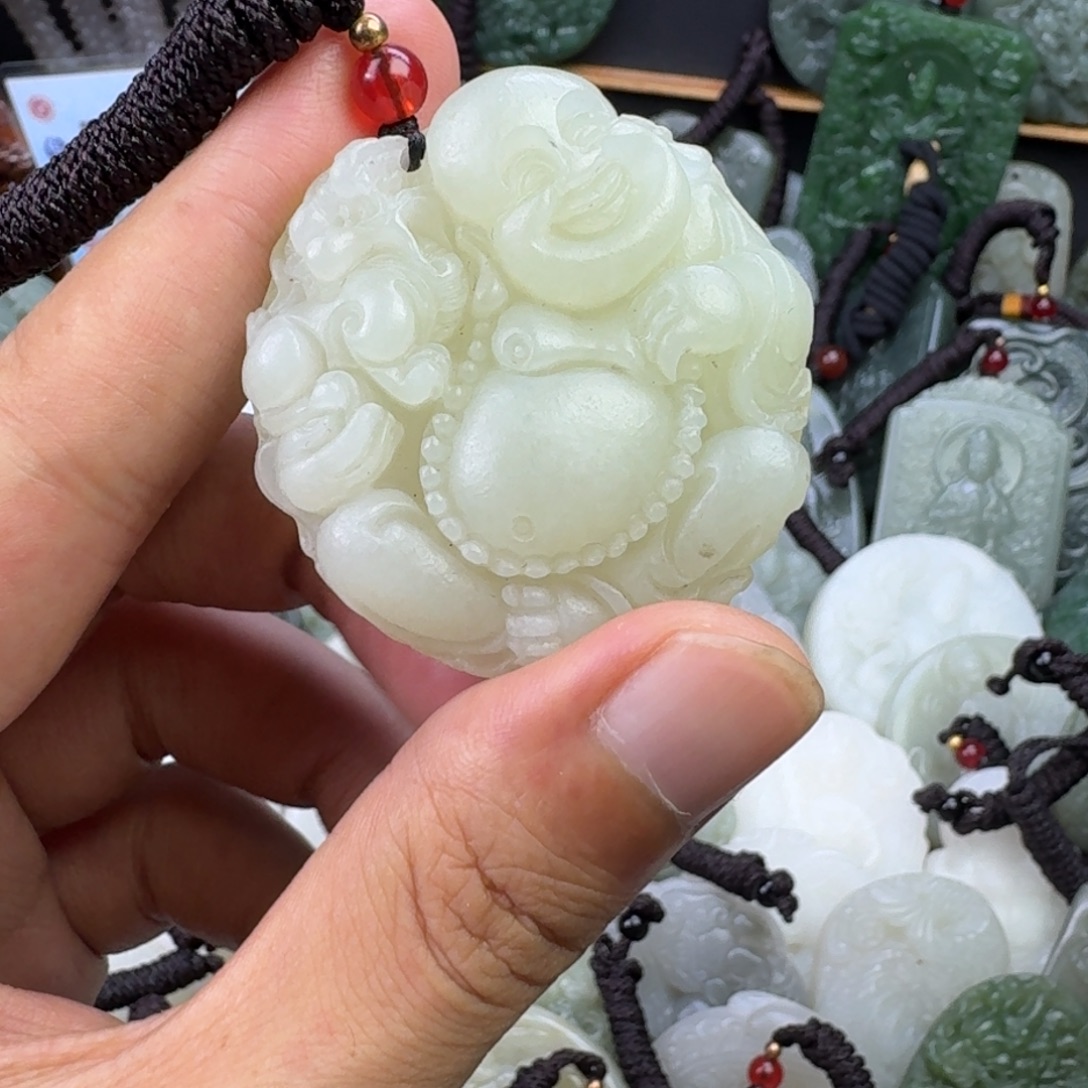 颈饰未镶嵌和田玉