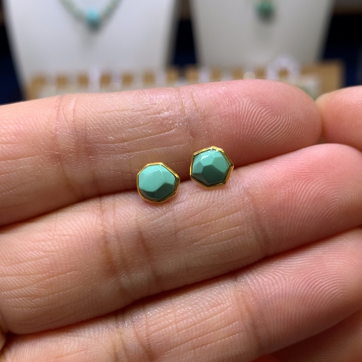 绿松石18K金镶嵌耳钉
