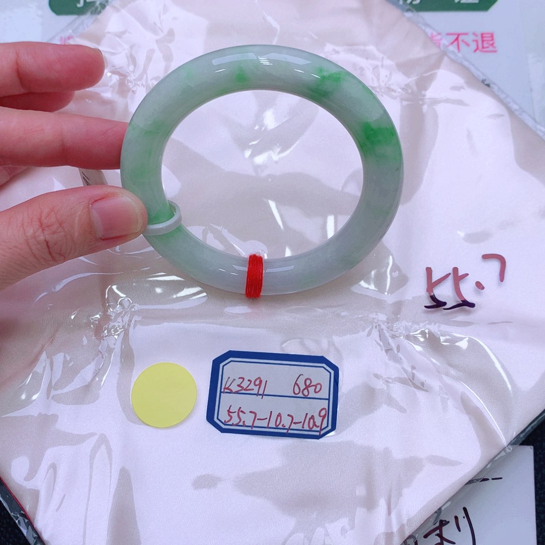 未镶嵌手镯翡翠缅甸翡翠手镯