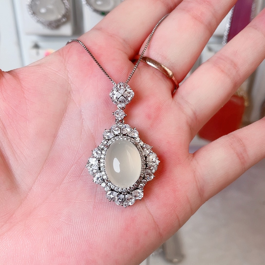 玛瑙/玉髓未镶嵌颈饰