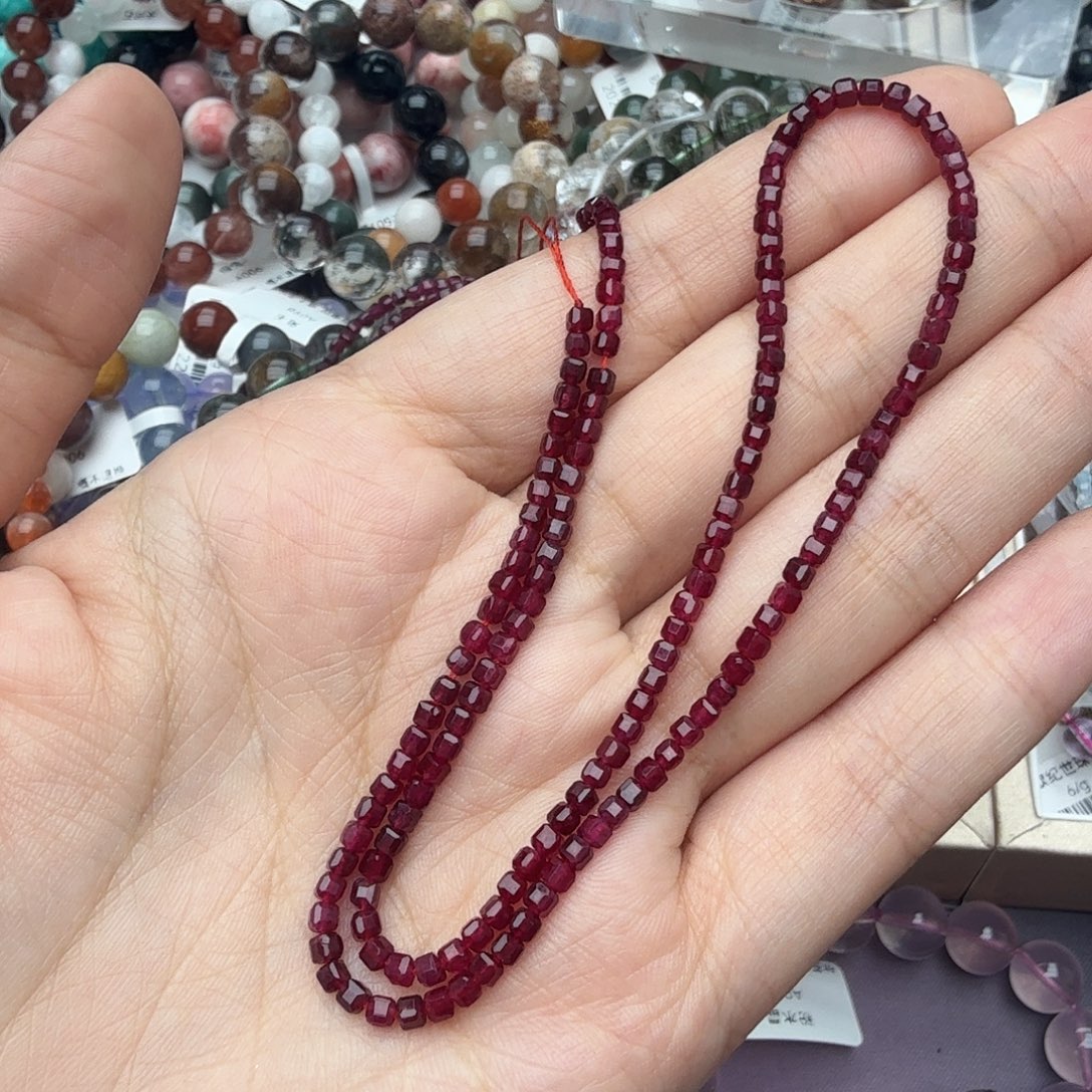 红宝石颈饰未镶嵌红宝石项链有烧