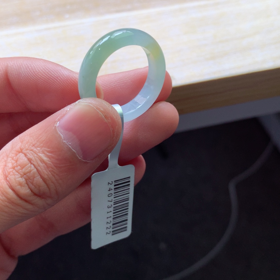 翡翠颈饰未镶嵌吊坠