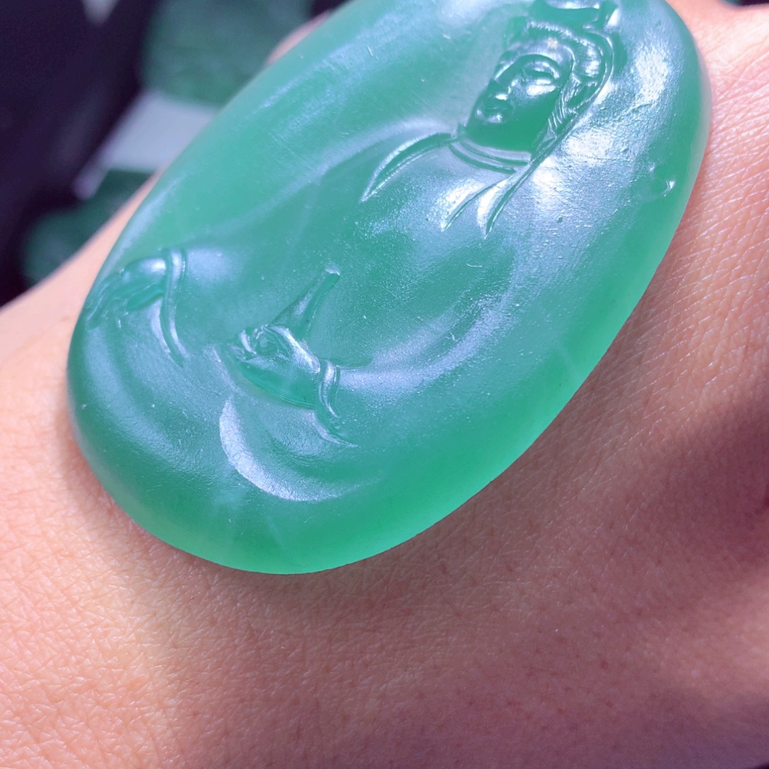 用***7定制翡翠未镶嵌天然翡翠A货毛货挂件