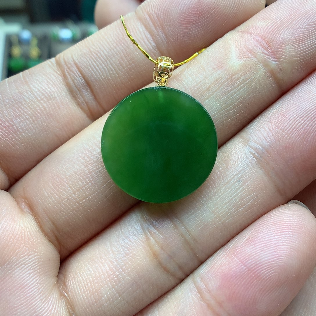 和田玉（碧玉）颈饰18K金镶嵌20