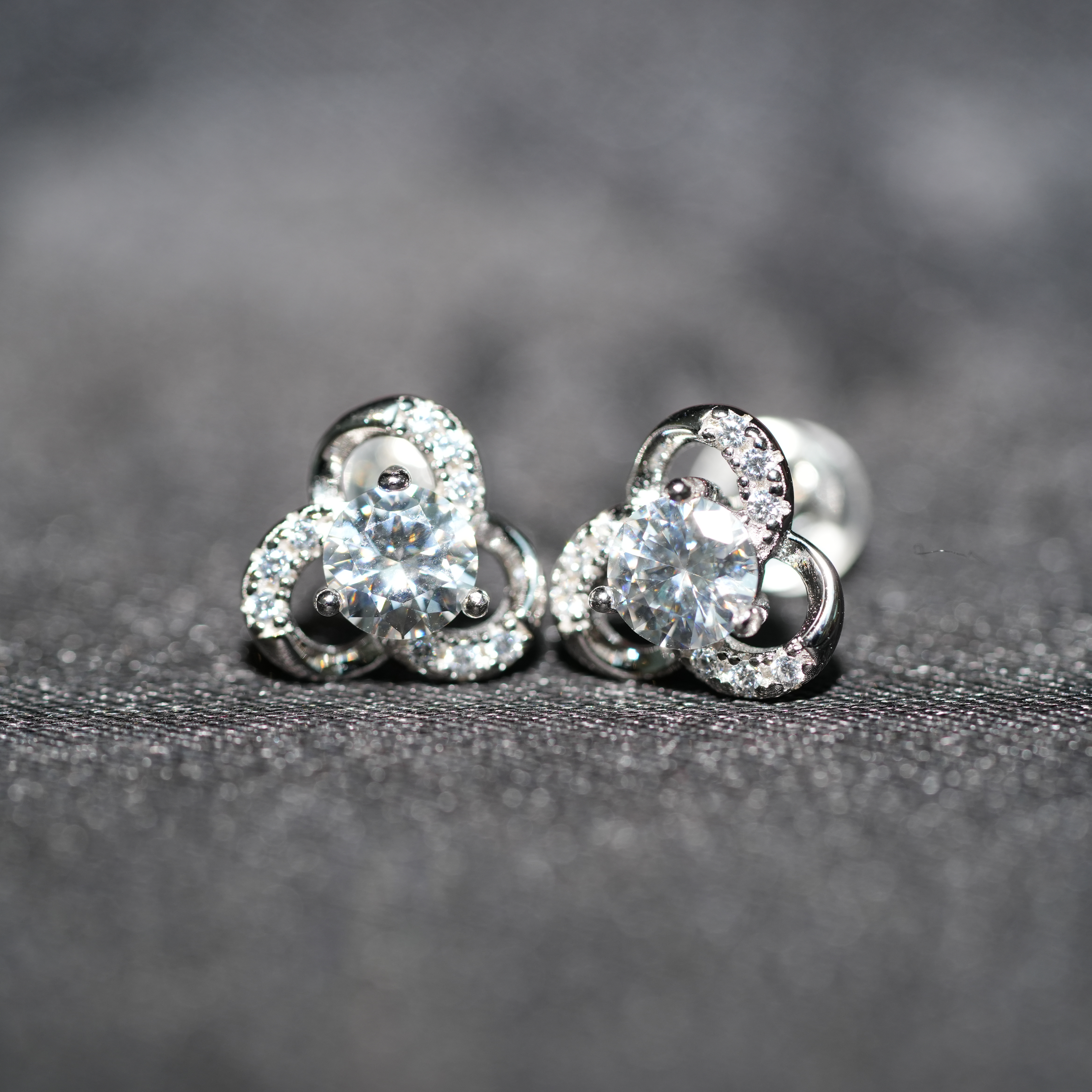 925银莫桑石耳饰 三叶草造型镶嵌莫桑钻耳钉MS037