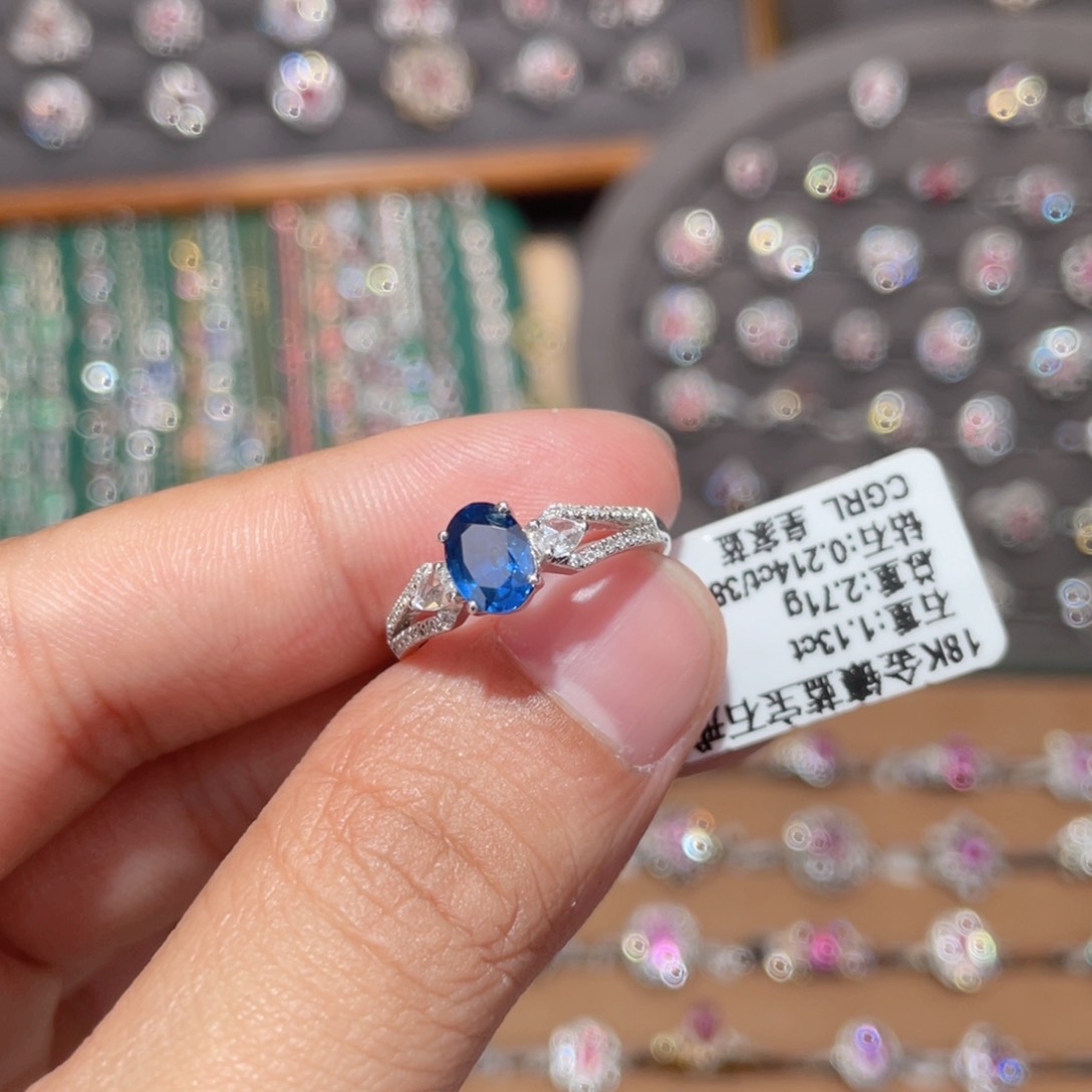 蓝宝石戒指18K金镶嵌1.13ct 皇家蓝