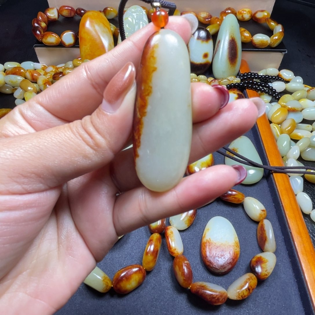 颈饰未镶嵌和田玉