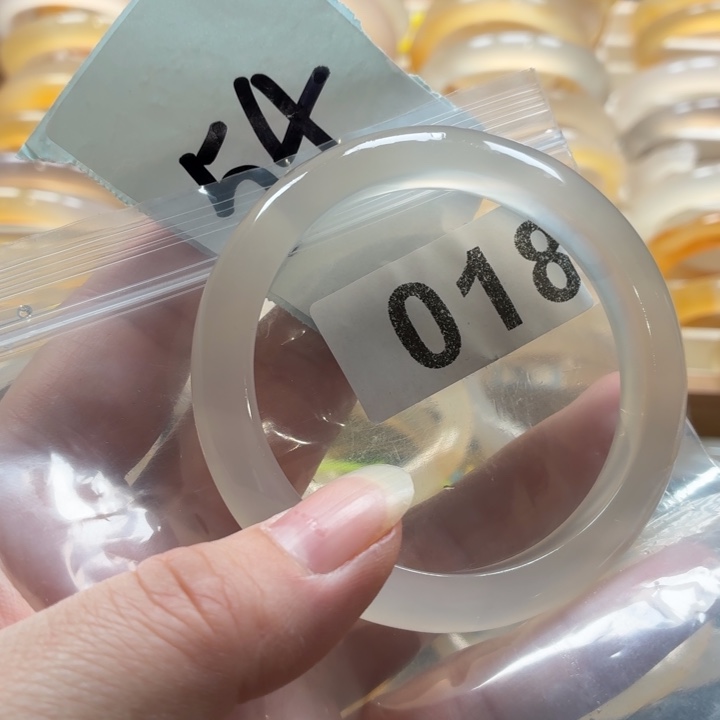 玛瑙/玉髓未镶嵌手镯