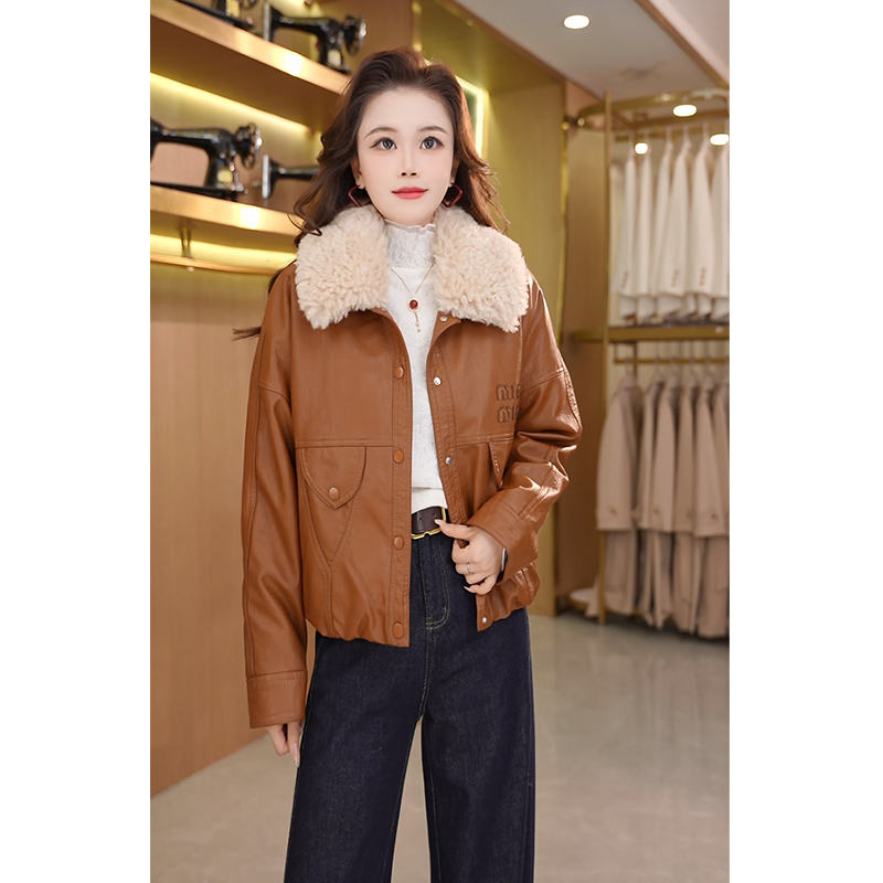 睦火火2025冬季新款美式复古烫字皮衣外套女时尚酷飒风夹克