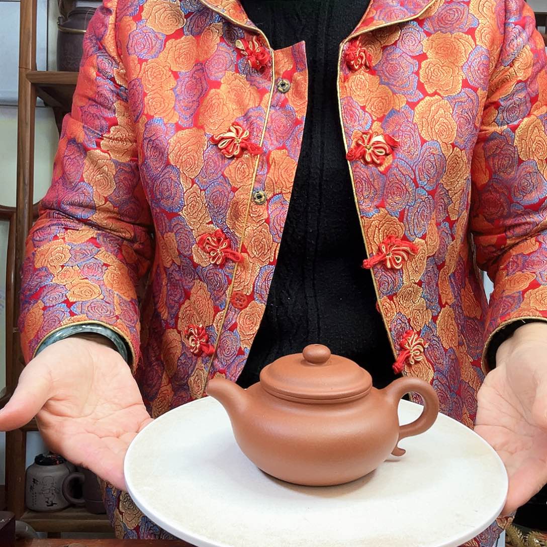 紫砂茶壶紫砂壶泡茶喝起来