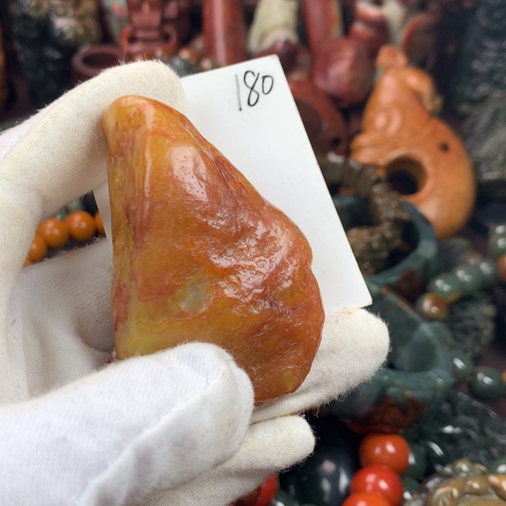 透闪石质玉未镶嵌珠宝奇石