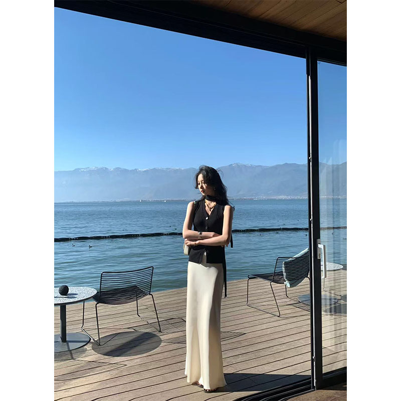 韩系高级感轻熟气质修身V领无袖背心上衣时尚高腰百搭休闲半身裙