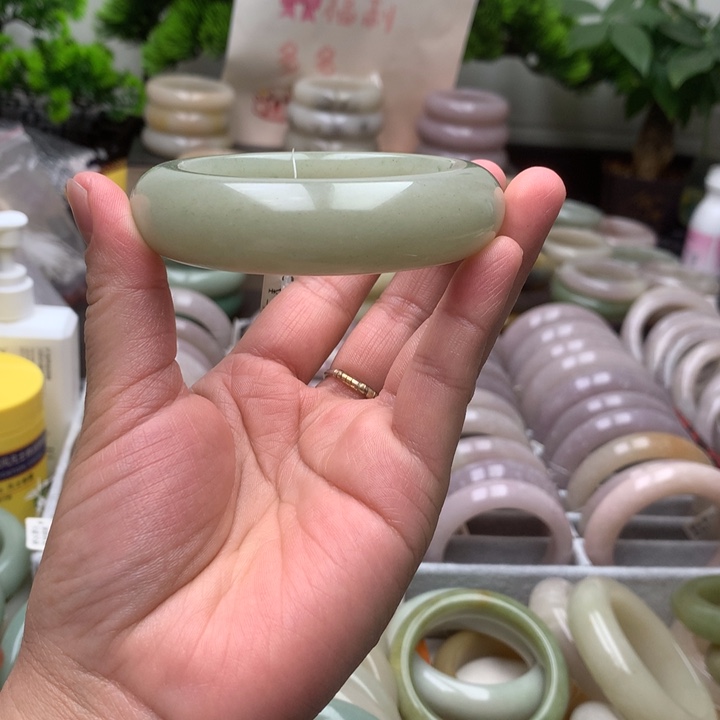 石英质玉未镶嵌手镯