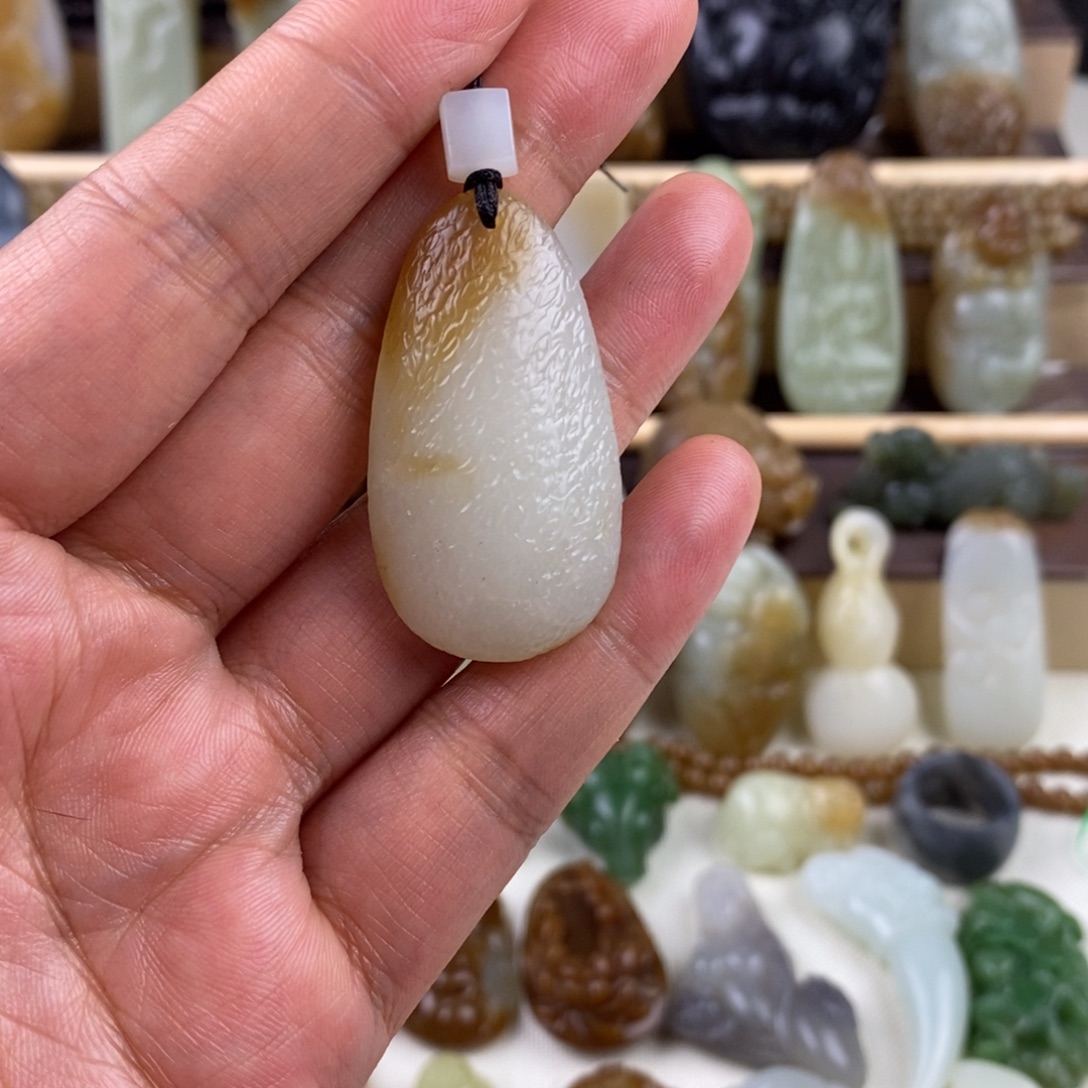 十***香和田玉未镶嵌颈饰