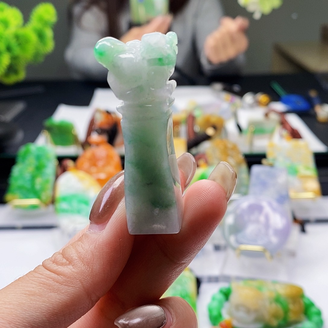 颈饰未镶嵌翡翠翡翠A货