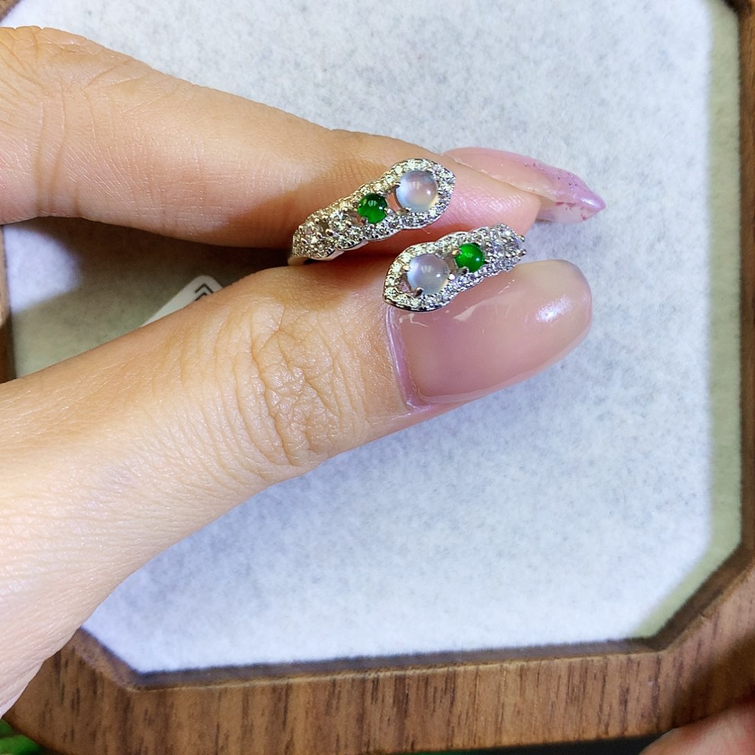 翡翠戒指银S925镶嵌天然翡翠戒指