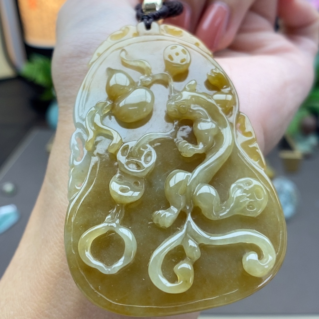 翡翠未镶嵌颈饰吊坠93