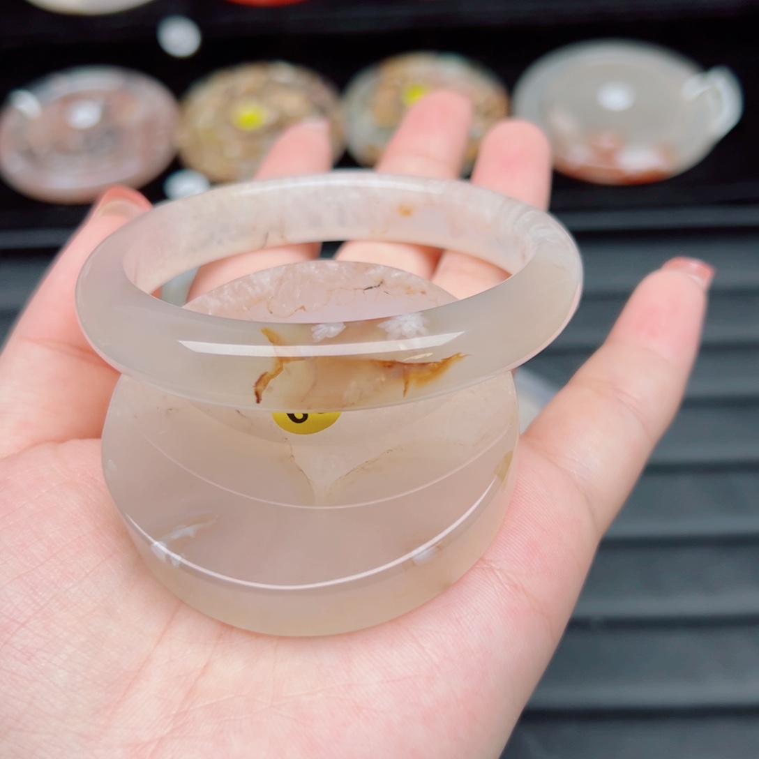 手镯玛瑙/玉髓未镶嵌60