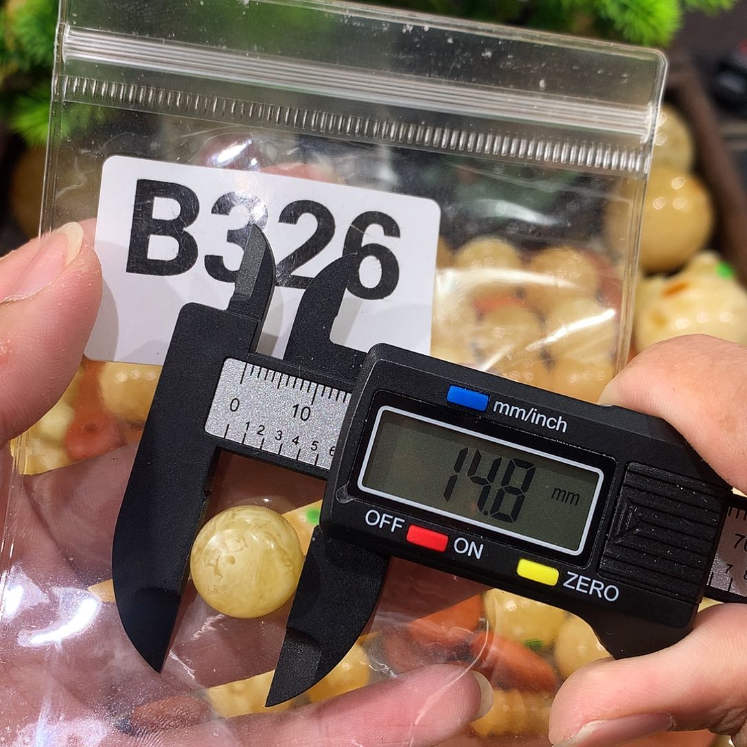 未镶嵌琥珀珠宝奇石